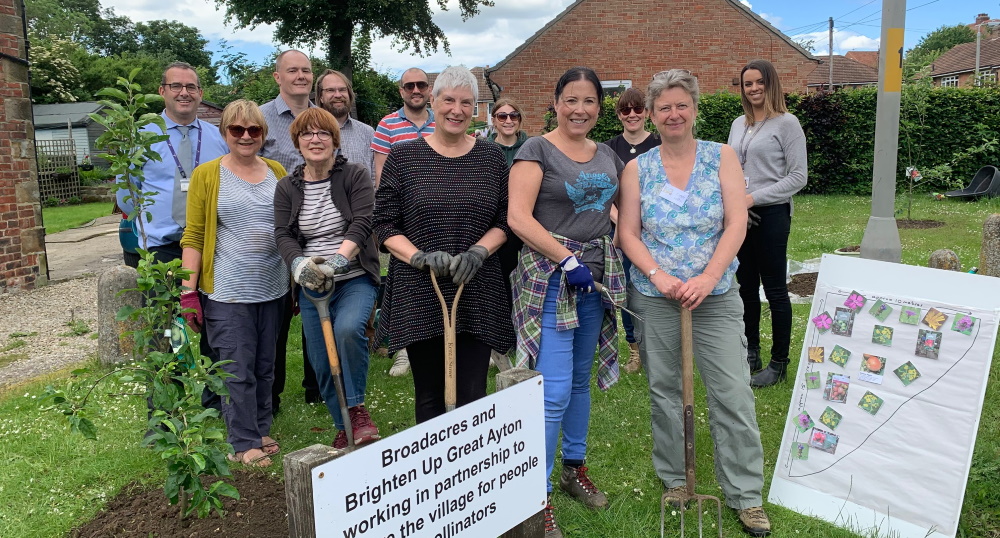 Volunteers make Great Ayton more attractive for people and wildlife ...